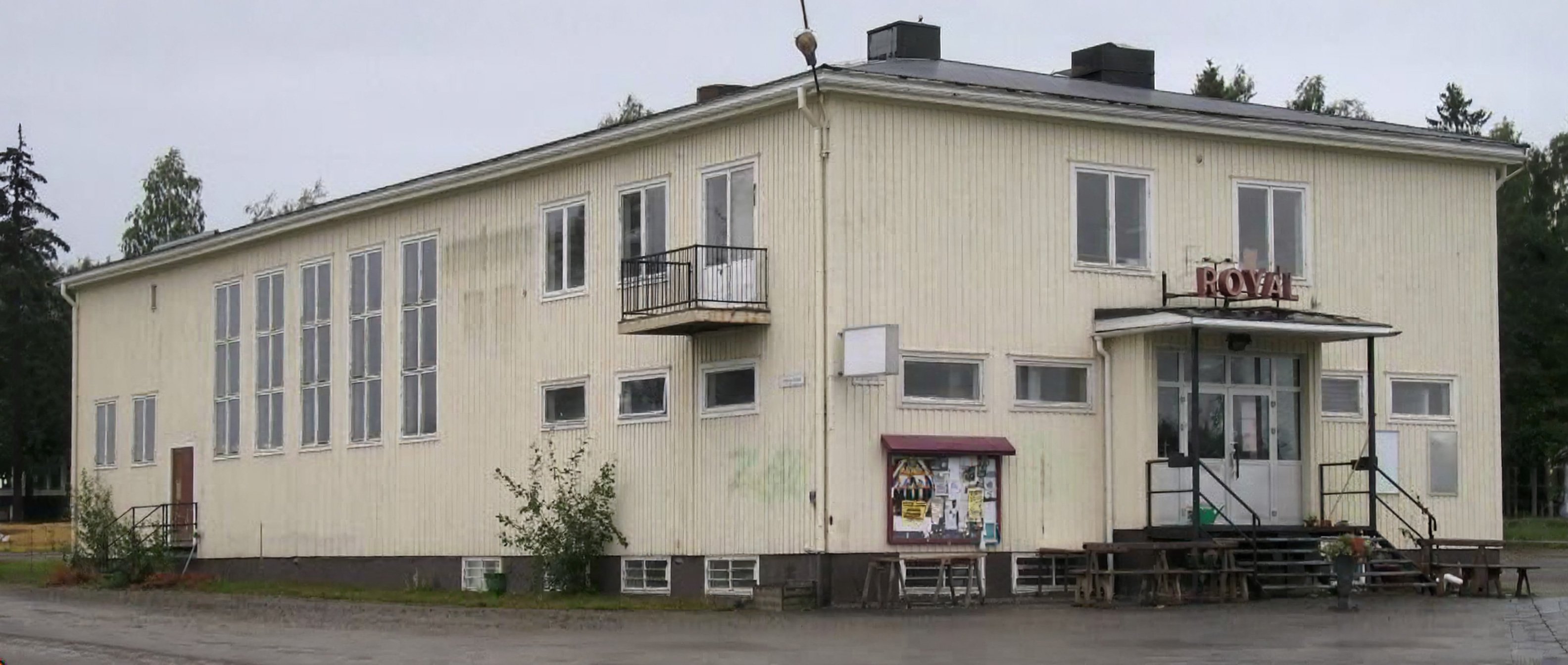Royalhuset idag, entrén i dagsljus, före upprustningen